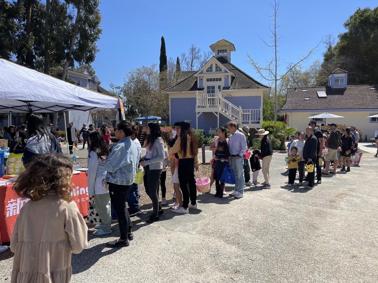 是什么这么吸引歪果仁。#周末去哪玩 周末歪果仁的孩子去哪，还是被咱们新东方吸引了