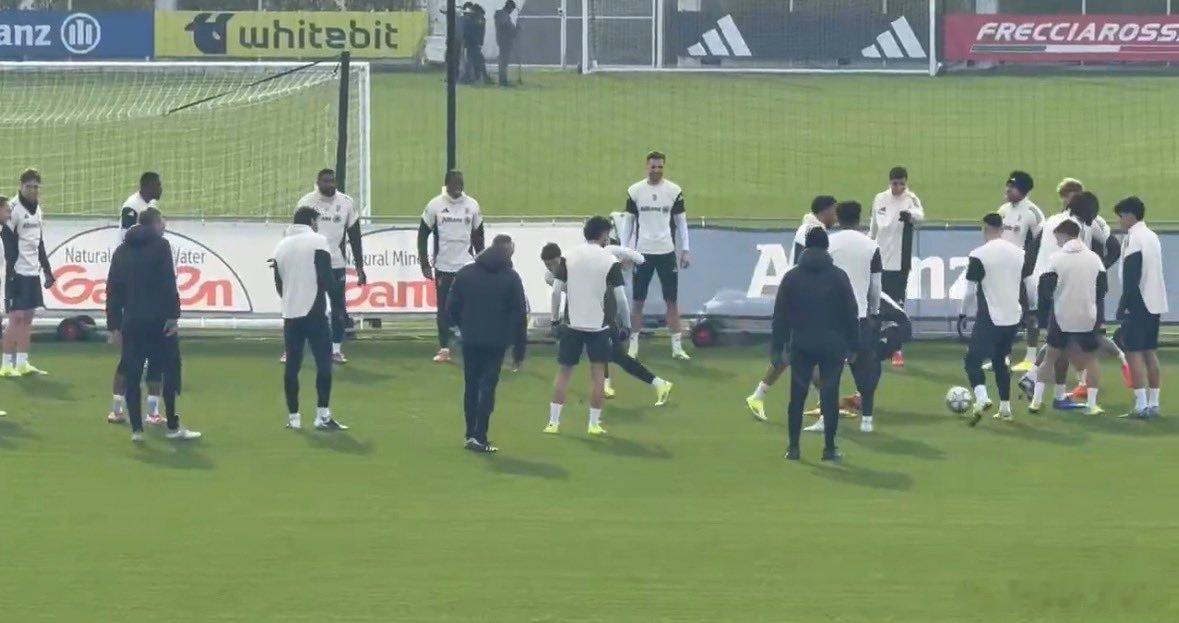 除了弗拉霍维奇、鲁加尼和米利克，其他所有球员都参加了和摩纳哥的赛前合练，赛季最关