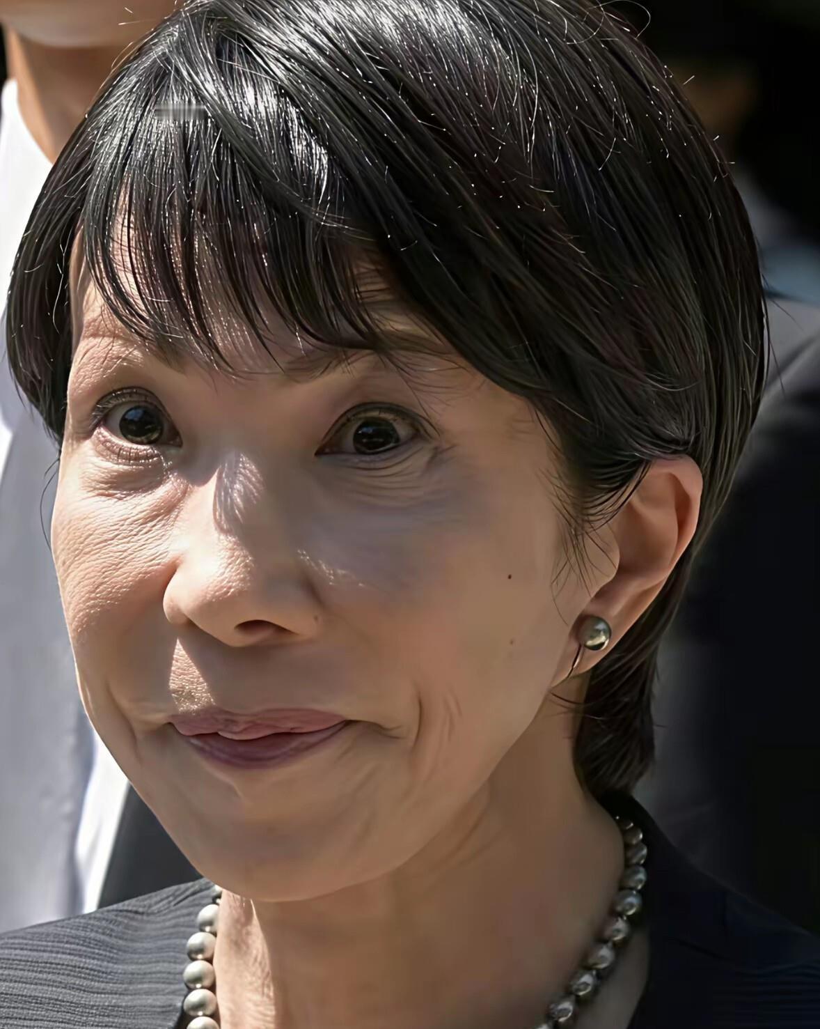 最危险的在于，日本右翼势力从未对侵略历史进行彻底清算和真诚反思。他们一方面淡化、