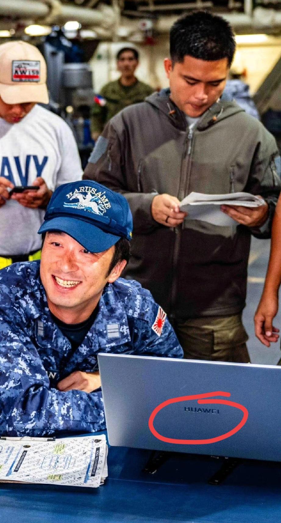 近期，菲律宾武装部队发布了一张日菲进行联合军演的照片，显示日本海上自卫队成员在简