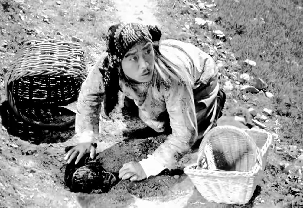 80多年前日本鬼子在中国偷地雷，80多年后日本人在中国偷稀土
6月24日，日本官