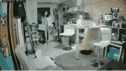 重组家庭的不易，哪一方私心重，就过的一地鸡毛，[捂脸]