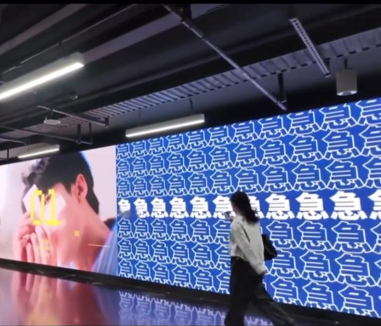 有病啊笑的想吐 ​​​