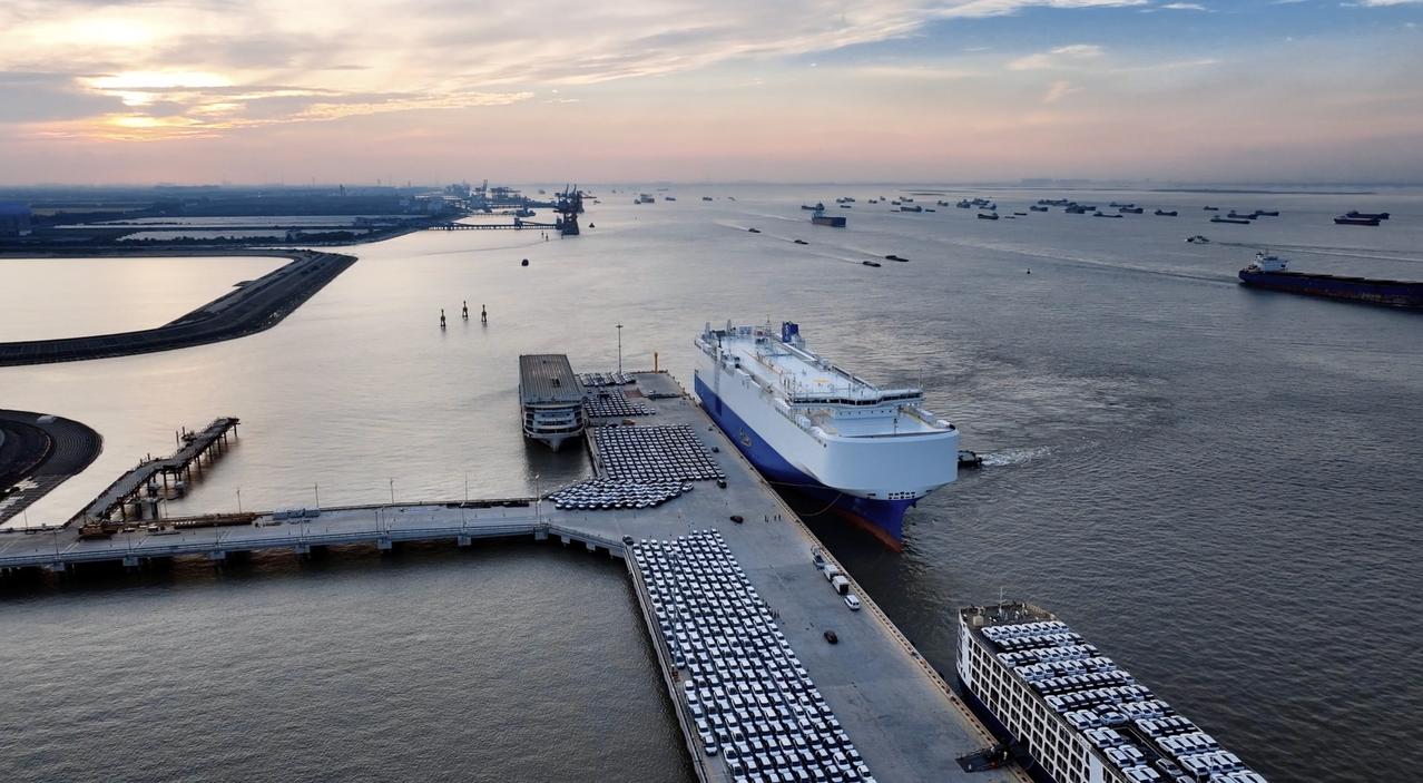 全球熄灯那一小时，奇瑞在做的却是未来二十年的事
熄灯一小时，奇瑞做得安静又认真。