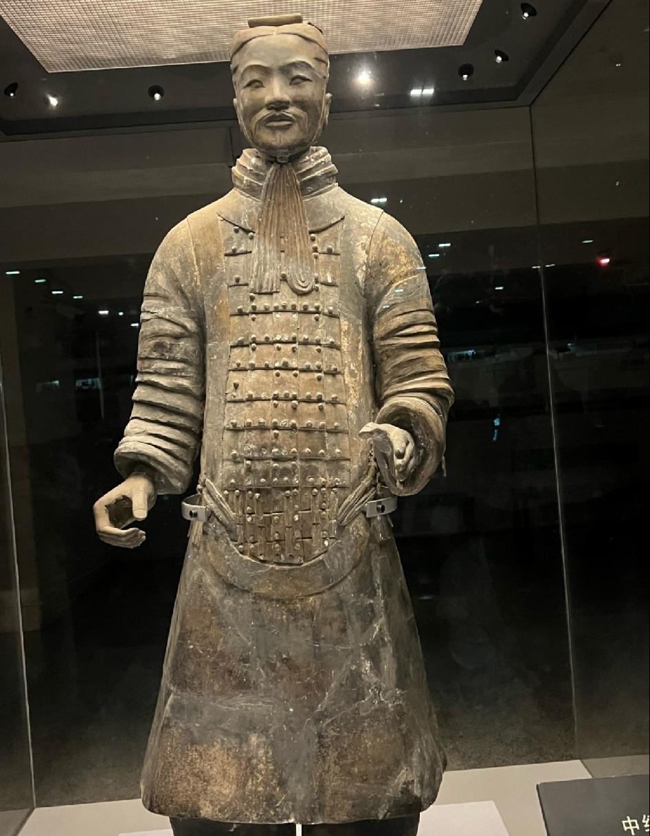这些密密麻麻的千年指纹，是秦朝留给现代人最珍贵的“活体档案”。
 
一、颠覆千年