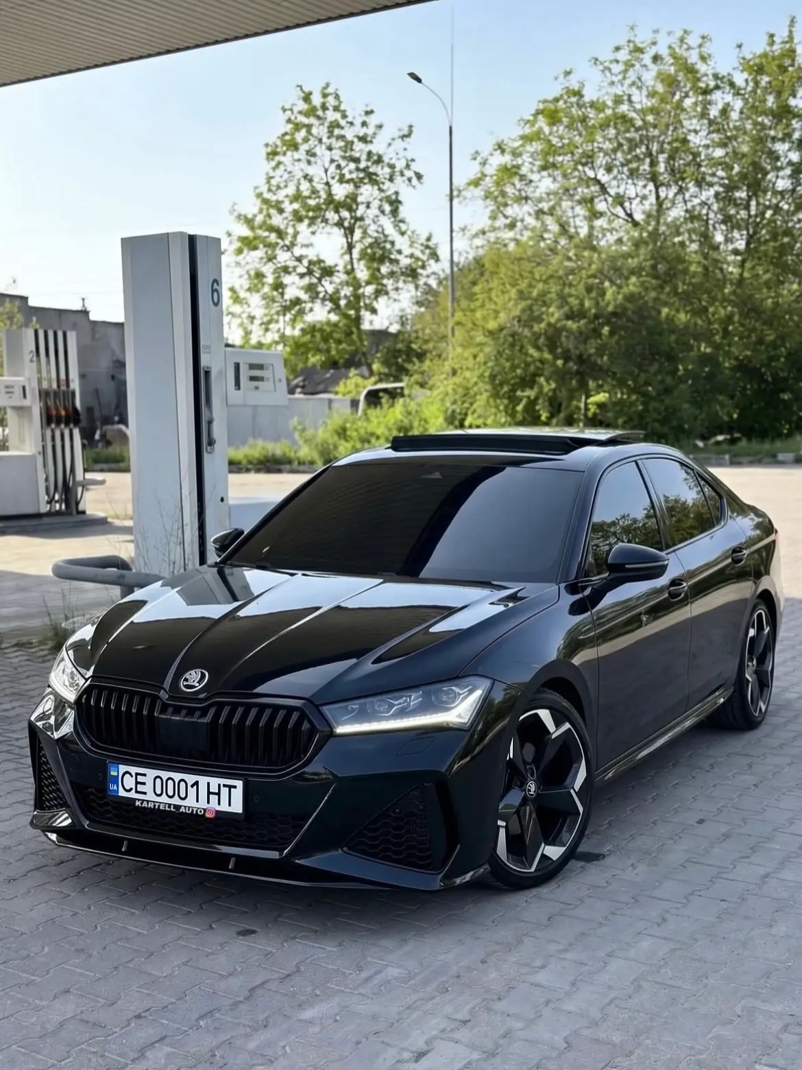 明锐 RS7。