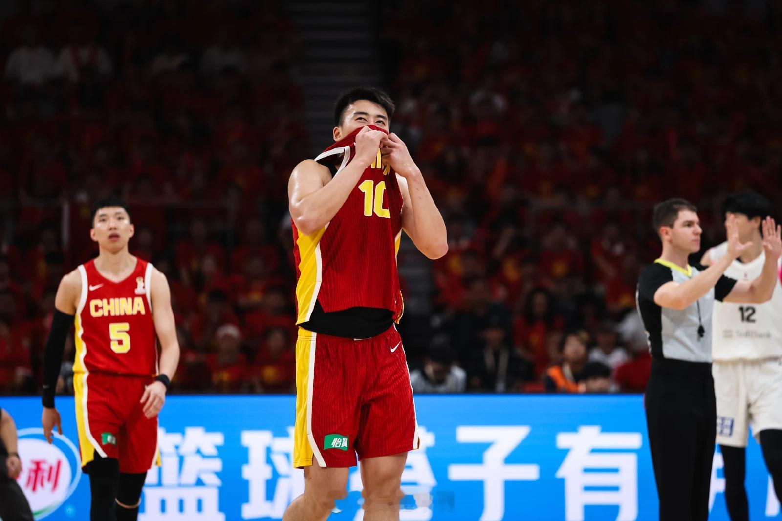 中国男篮 中国男篮  现在这个局面，是很糟糕。日本男篮提前晋级第二阶段，三队都是