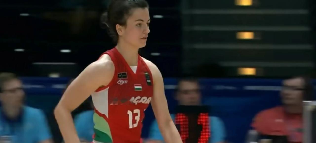 7月25日凌晨两点，中国女篮将与美国女篮争夺世界大运会女篮的冠军。
7月24日大
