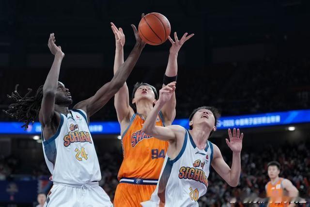 单节仅得7分！四川男篮客场不敌上海遭遇7连败！

北京时间12月27日晚，四川丰