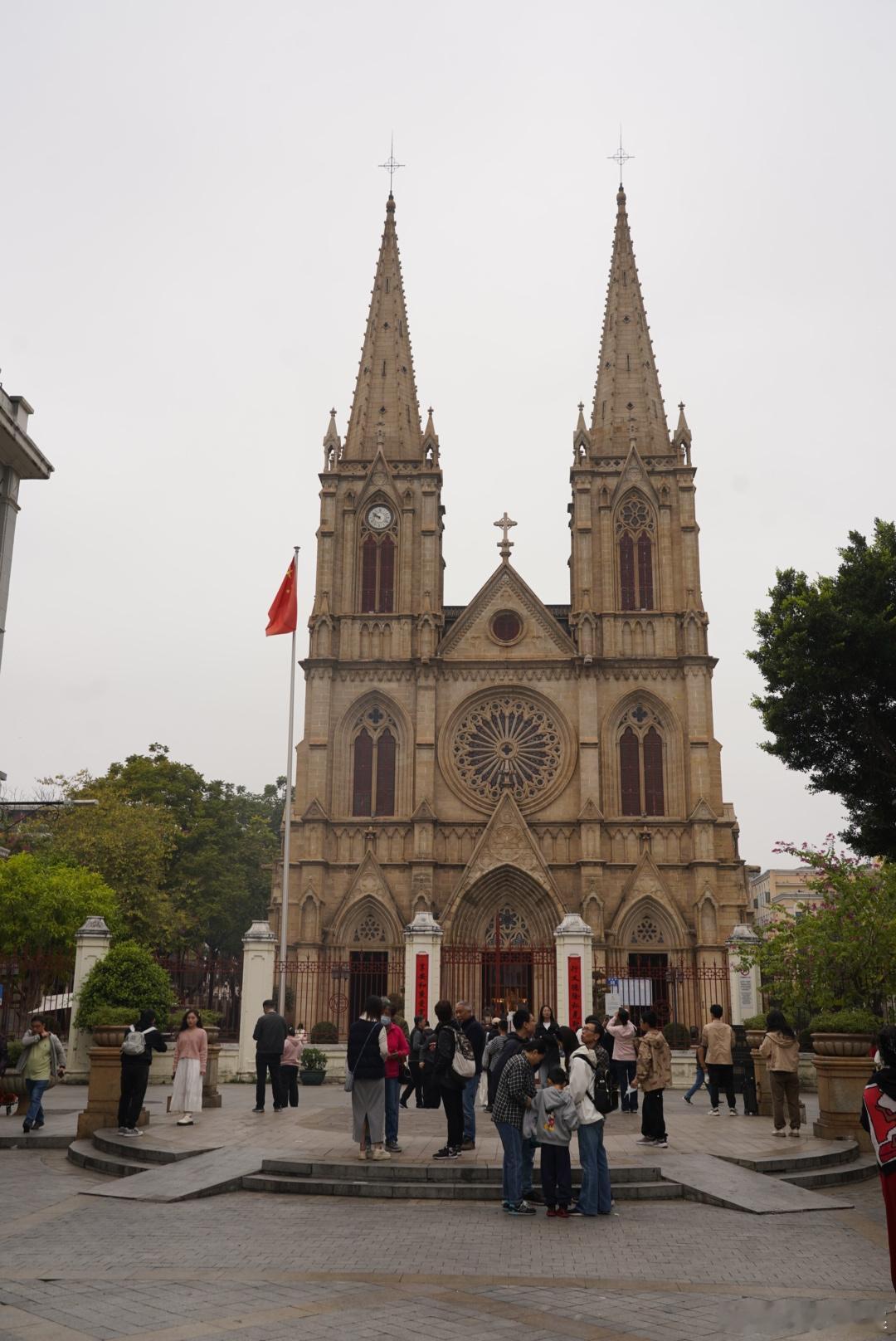 岽游记  广州圣心石室大教堂，第四批国保，此地位于广州新城西面，原是两广总督部堂