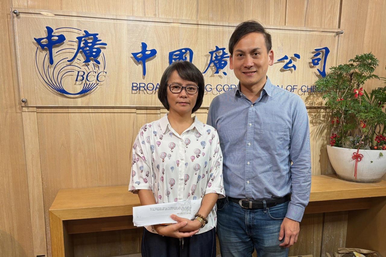 教师节前夕教育部微电影「不知民间疾苦」　区桂芝叹：提倡尊师重道反被酸奴性

梅花