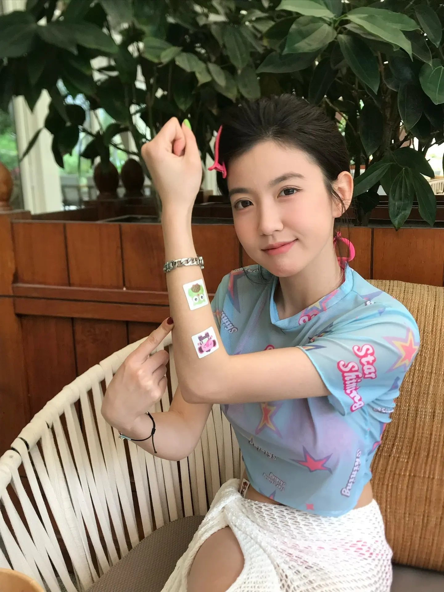 别卖萌了，天才小霸。