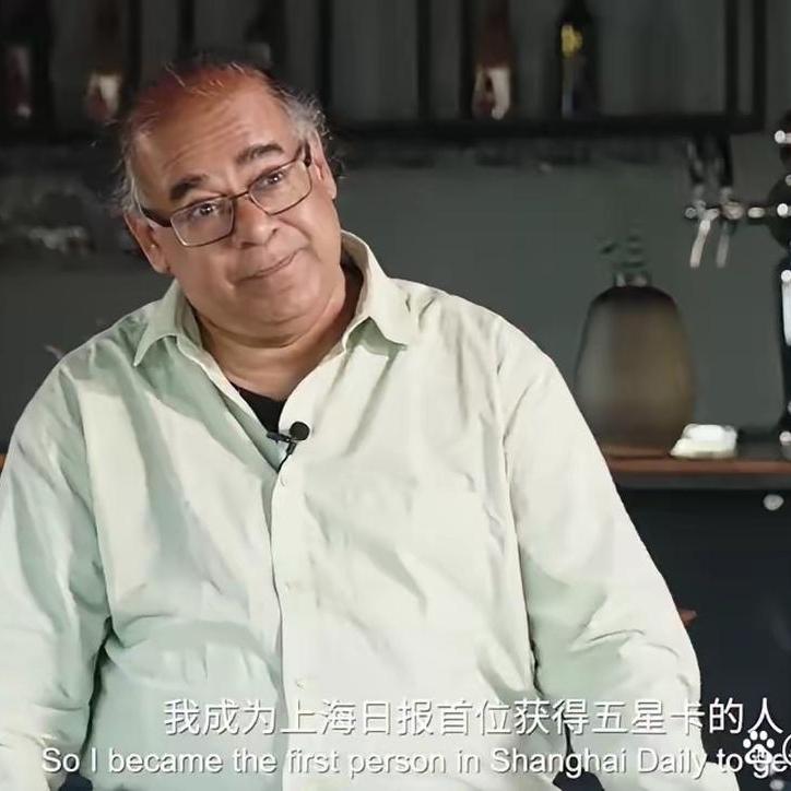 印度西塔琴音乐家舒贾特·汗（网传误称哈恩），在上海定居长达26年，多次申请五星卡