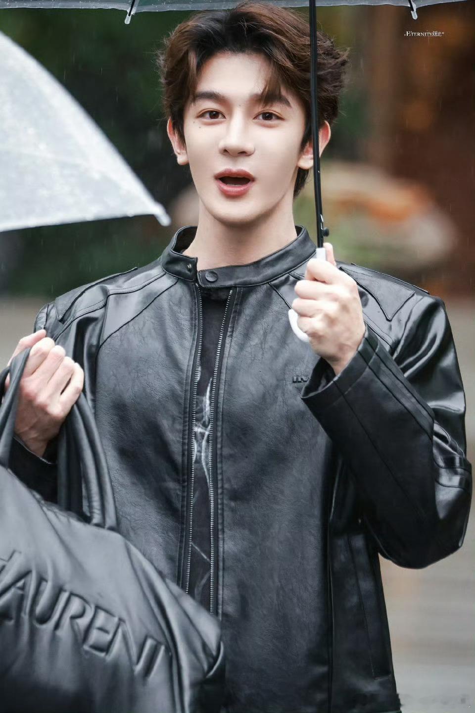 夏之光《欢迎来到蘑菇屋2》路透，下雨天也是好心情 