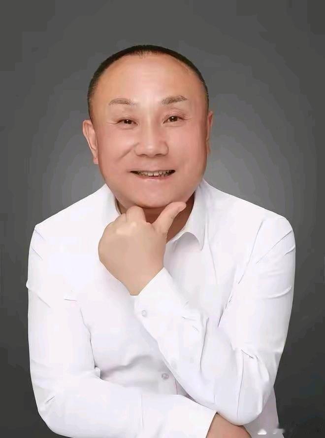 西安赛格这次真的惹麻烦了， 这次麻烦的根源是严鹏。 

早年他手握四百余家线下门