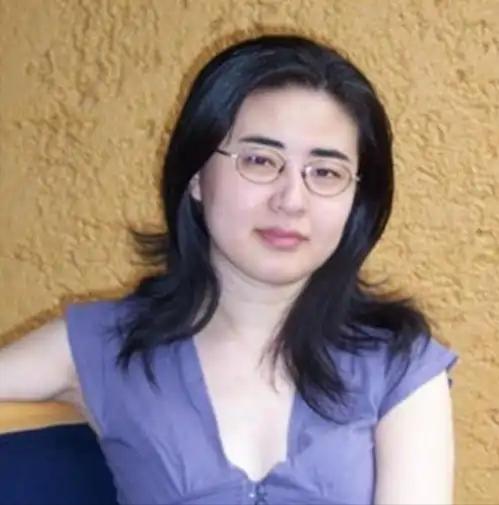 1984年，中国“神童”田晓菲13岁时被北京大学破格录取，出国留学后，她在28岁