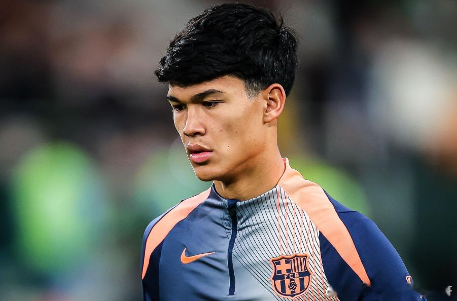 法国RMC体育发文，报道了巴黎圣日耳曼签巴萨天才小将德罗的进展。德罗转会巴黎圣日