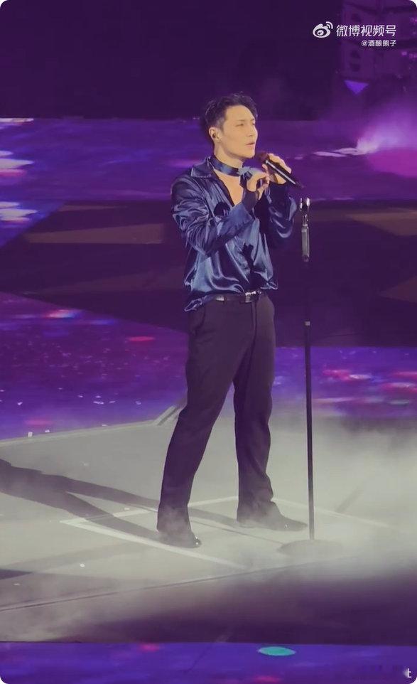 张艺兴[超话]  张艺兴唱情歌王的杀伤力  张艺兴郑州演唱会 张艺兴在《大航海 