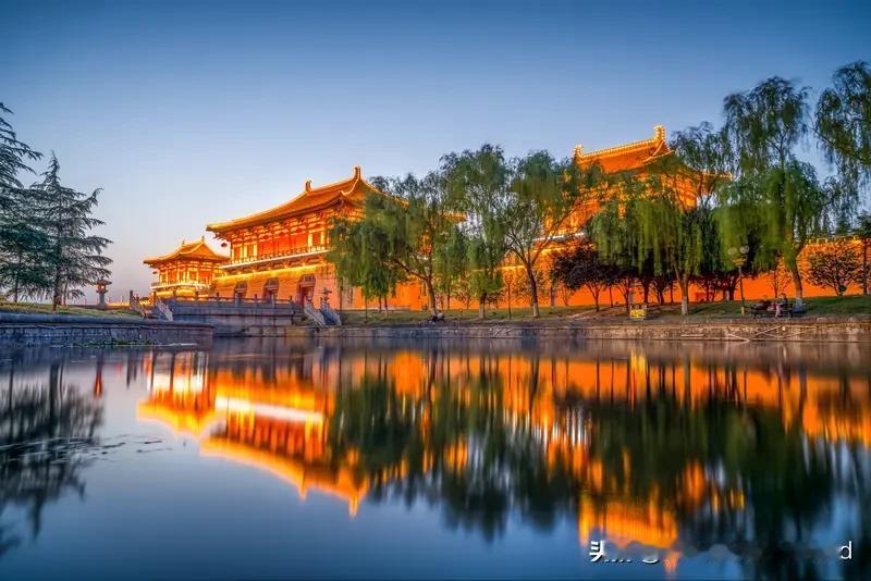 西安与洛阳在历史上的关系，
周天子在丰镐下令，
周公营建洛邑，
有了洛阳的历史起