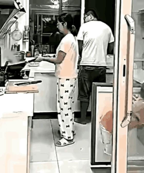 大哥最后拉门的动作，把“绝情”俩字具象化了！