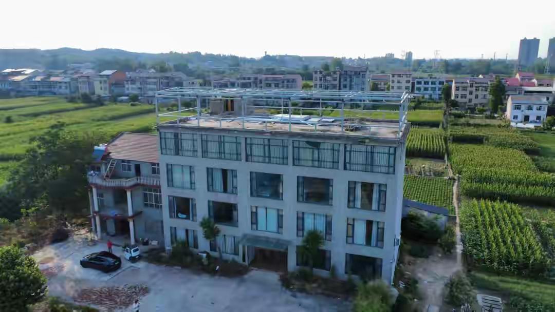 永远不要低估人性的贪婪！26万的宅基地契约、5层违建巨兽、被偷走的阳光、被践踏的