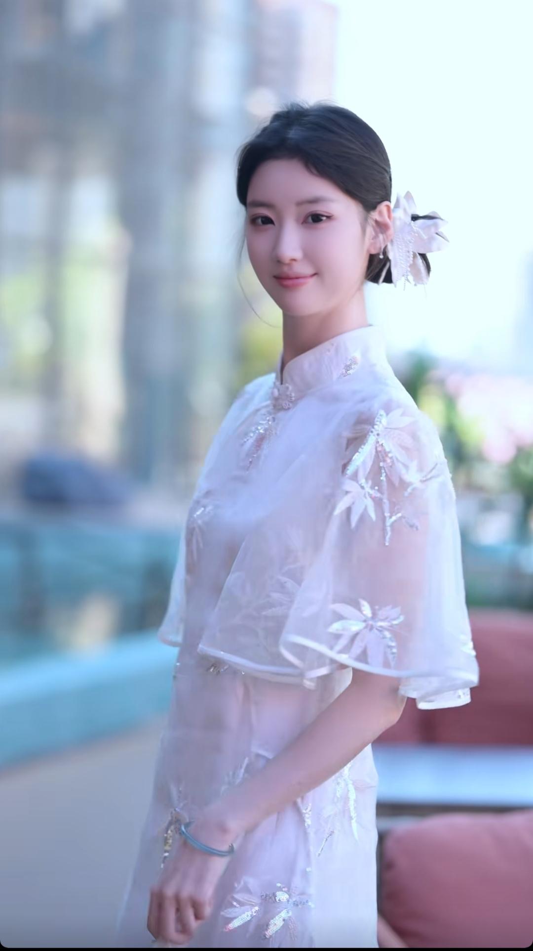 还是笑容最适合你的脸。模特董雨萱。模特 美女人像群