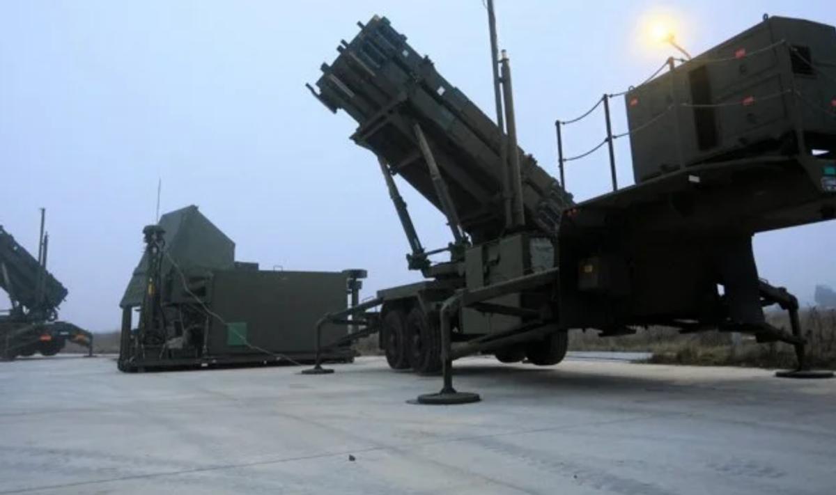 【美军大型运输机进驻韩国，随时起运“爱国者”支援中东】

美军中东战场吃紧，弹药