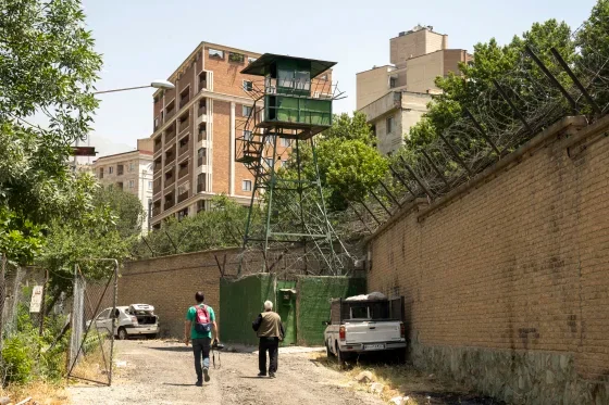 十三年前访以色列，美伊双重国籍老翁入狱