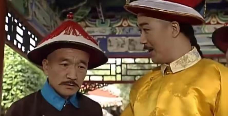 窗外蛤蟆叫，乾隆问刘墉：“殿外何事喧哗？”刘墉一听，心想大家都知道这分明是蛤蟆在