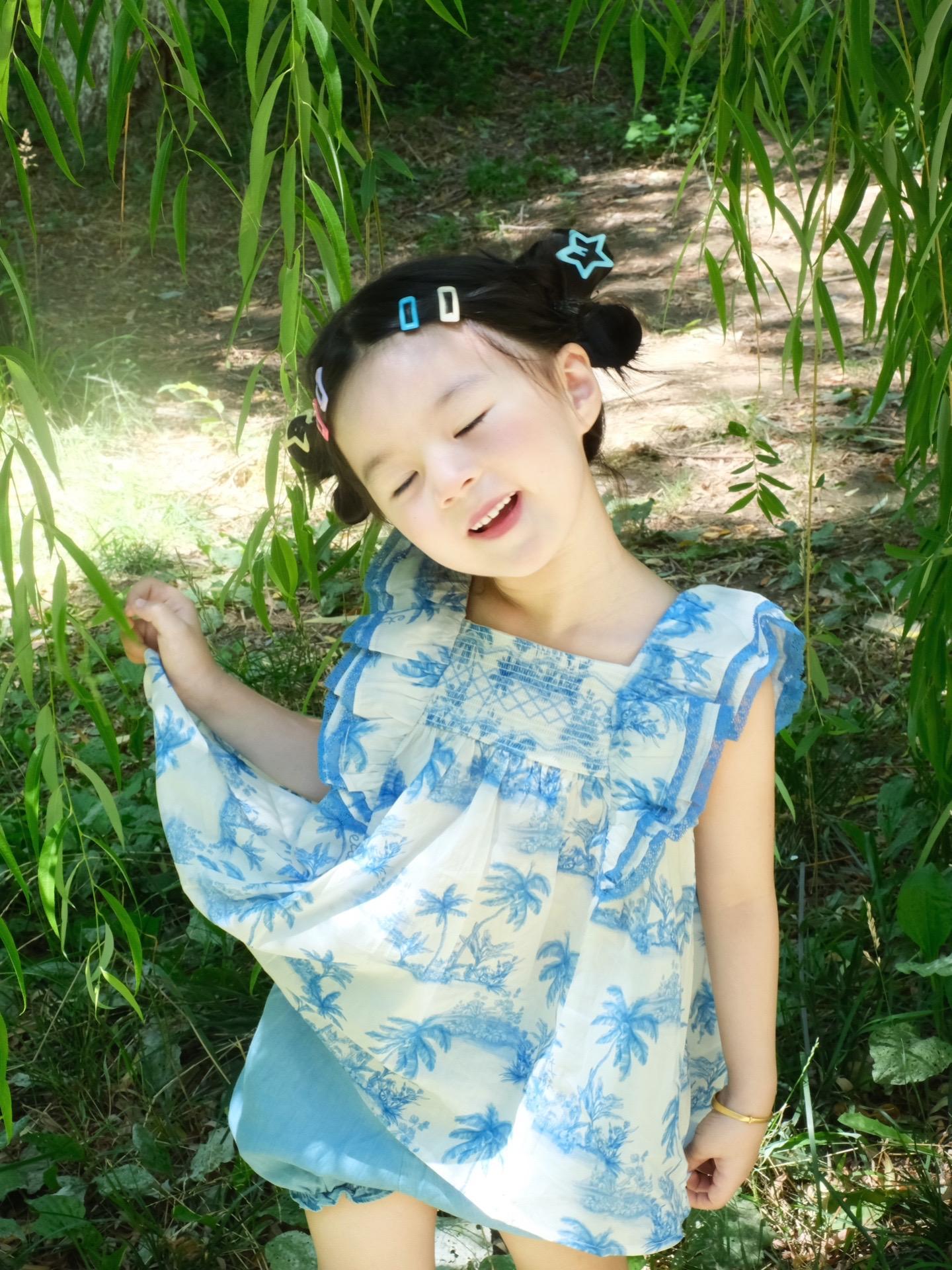 夏日的阳光、微风、永远明媚的女儿。🍃🍃🍃