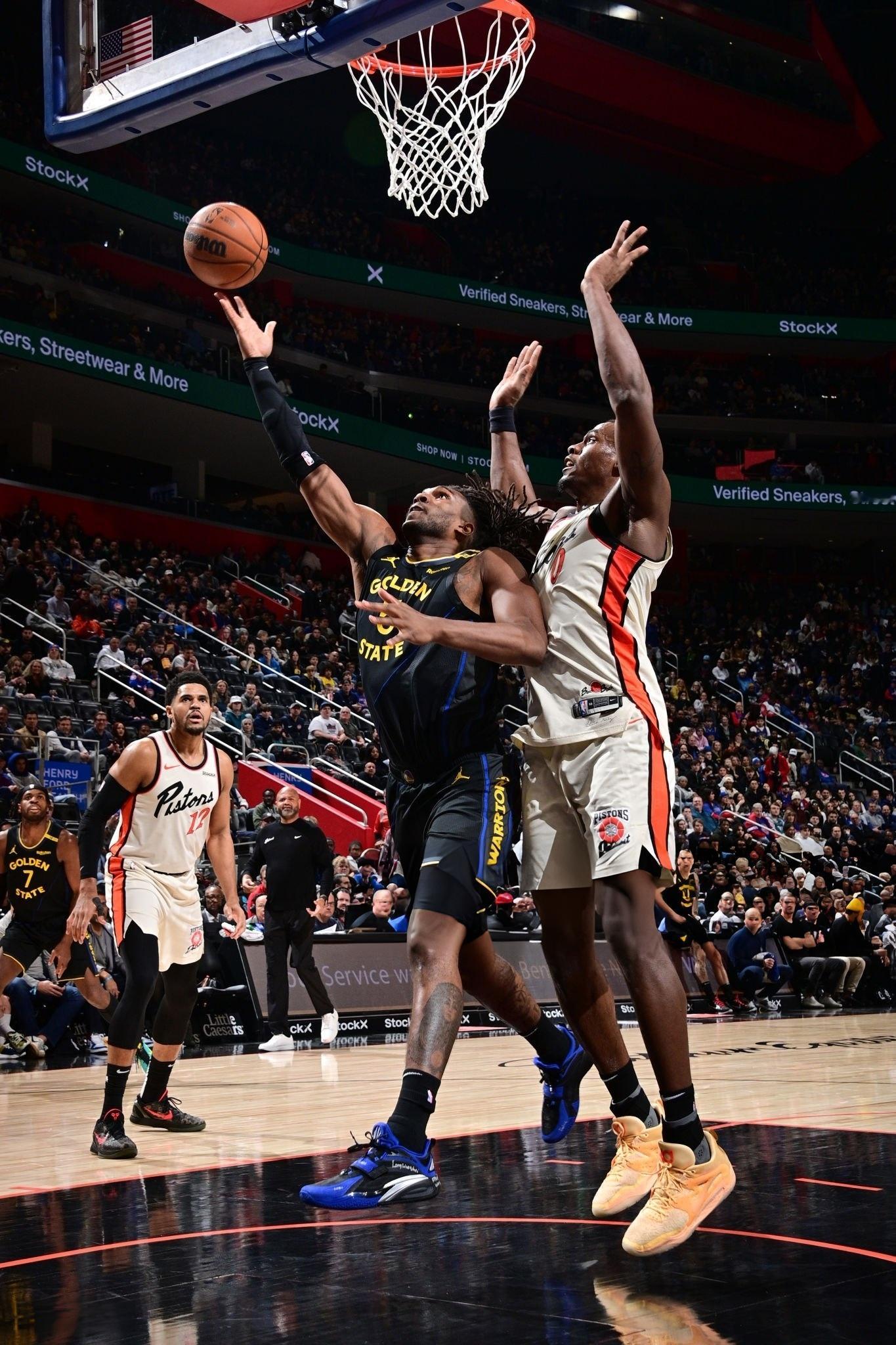 SNEAKERS ON COURT  Kevon Looney & ANTA K