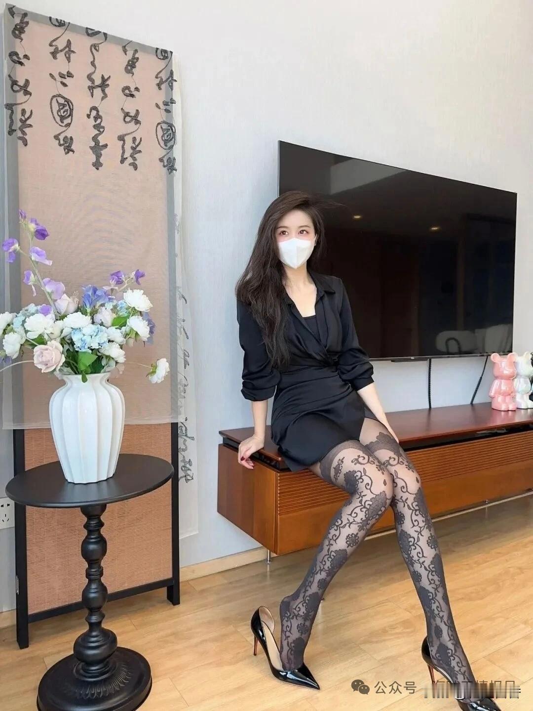 你喜欢符文丝袜还是说它更像是纹身！