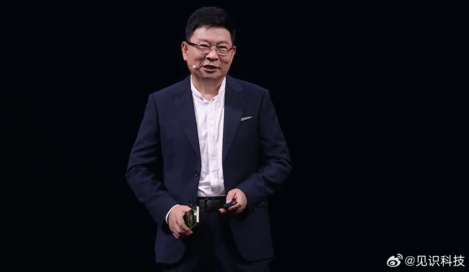 Mate90系列是中国半导体时代答卷余承东感谢每一位用户 10月1日消息，在今日