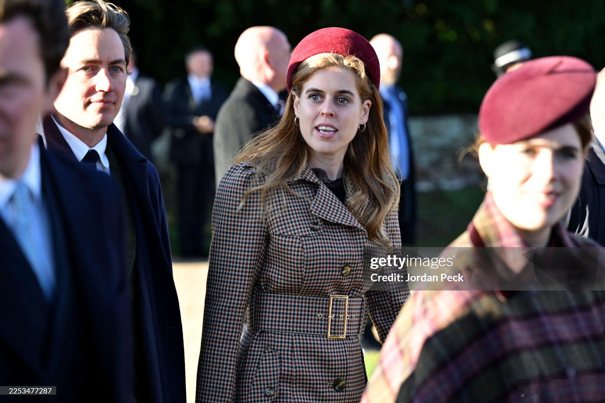 英国王室 🇬🇧比阿特丽丝公主最后还是出现啦，本来原计划是不来的，和朋友们去滑