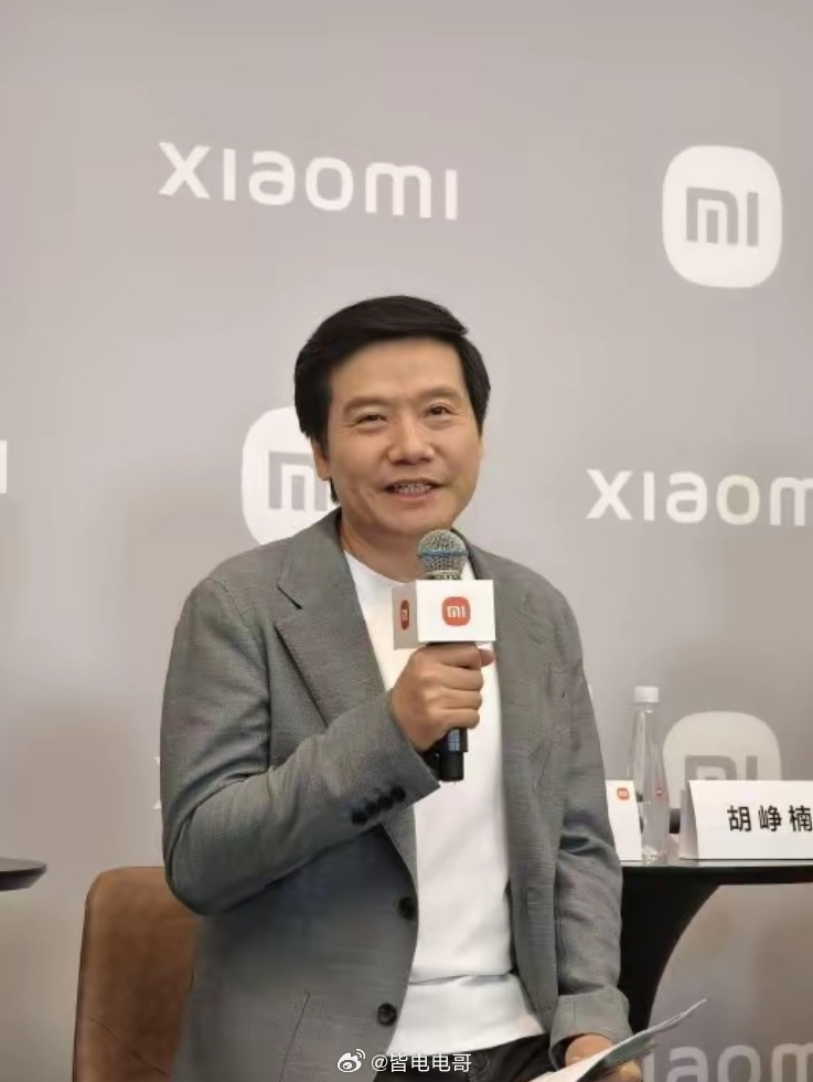 雷军回应为什么只公布锁单量：去年大定量太惊人了没人信，大家都觉得有问题雷军直言Y