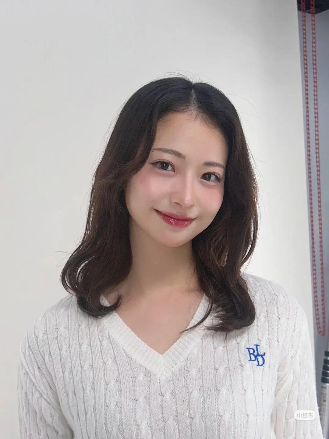 话说日本近几年就推出了许多颜值和气质都相当不错的新晋模特，而天海就是其中之一。凭