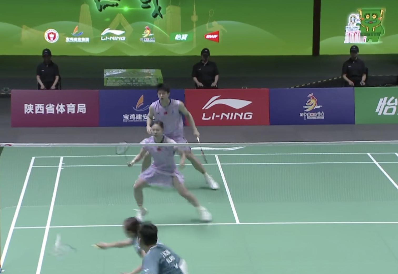 朱一珺/李茜🇨🇳 18-21、21-19、21-10 🇲🇾黄显维/赖沛君