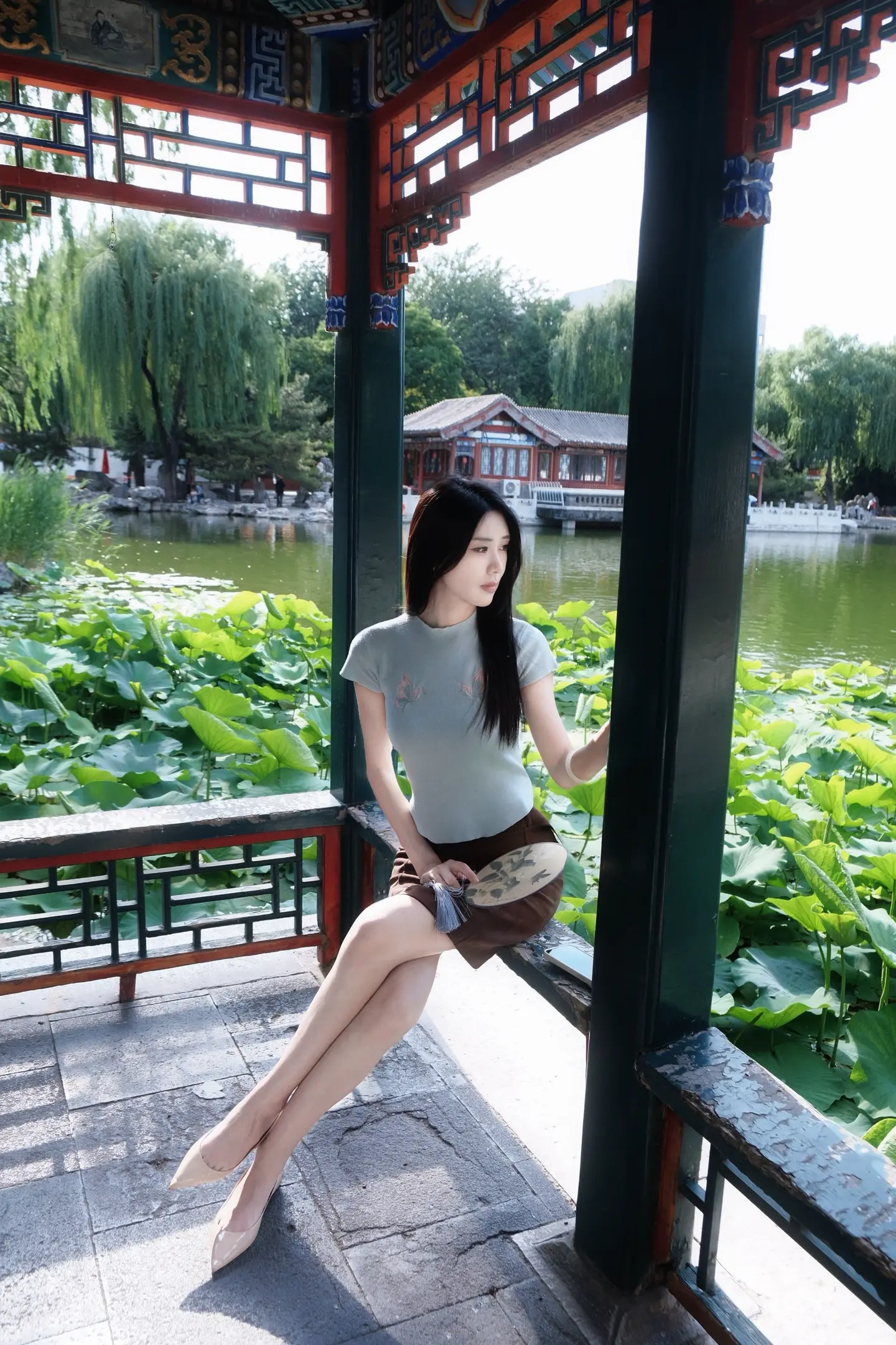 相思本是无凭语 莫向花笺费泪行。