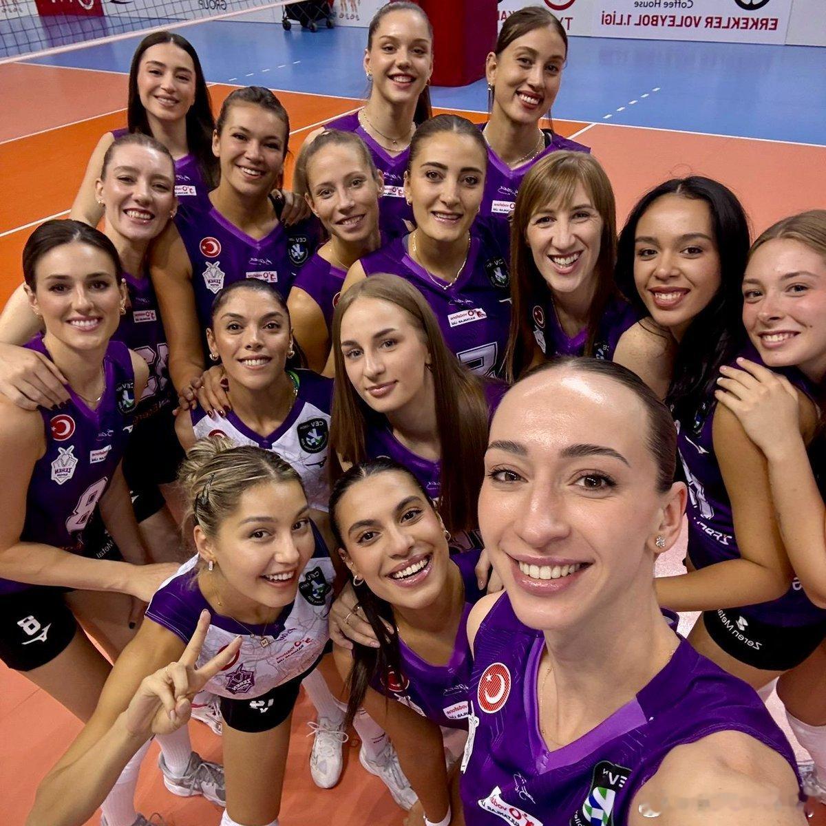 【土超女排】第八轮，泽仁体育女排横扫贝西克塔斯豪取5连胜- ✅ 3-0 胜 尼吕