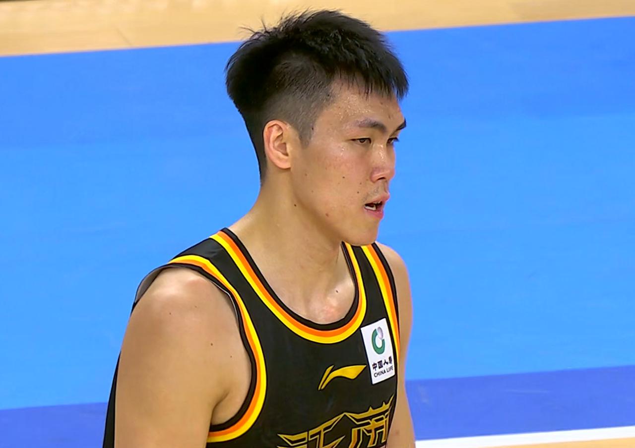 丢人！CBA球队狂输NBL球队17分，球迷：滚出CBA……
CBA联赛杯，江苏队