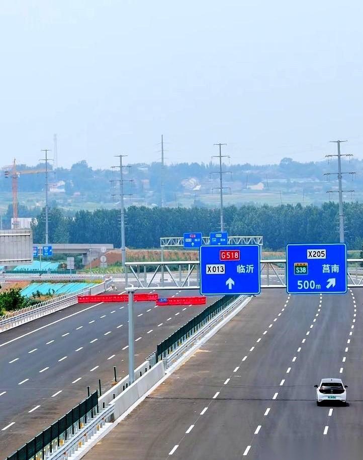 以后从市区回临港，连一集电视剧的时间都用不上。
对，你没听错，就这么魔幻。
7月
