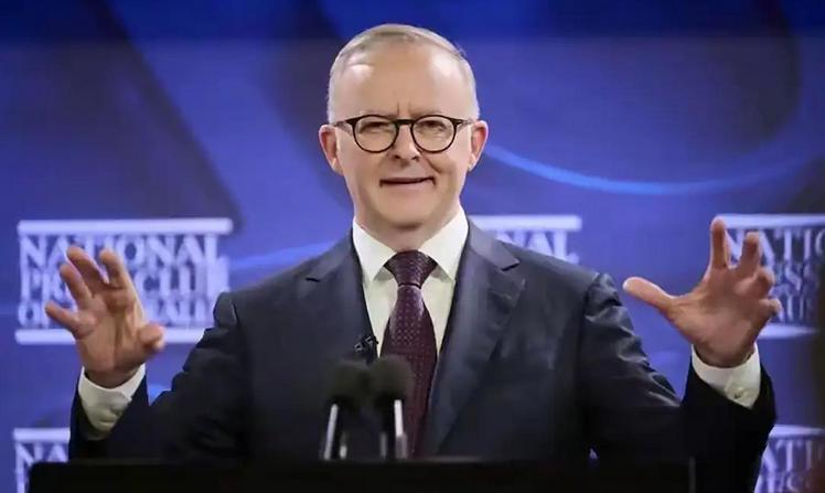 澳大利亚前脚答应对华出口铁矿石使用人民币结算，可后脚就打算和美国签下关键矿产协议