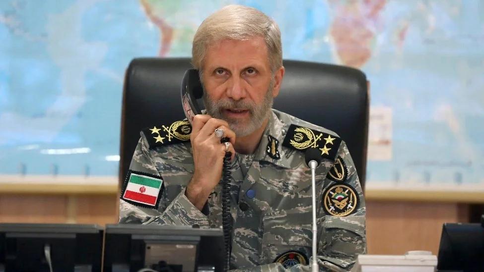 停火还在，海峡已经乱了！伊朗周三在霍尔木兹同步扣押两艘轮船、击伤第三艘，谈判桌上