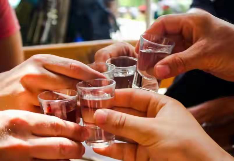 每天1500人猝死！这个数据真不是吓唬人。
现在心脏骤停真不是老年人的“专利”了