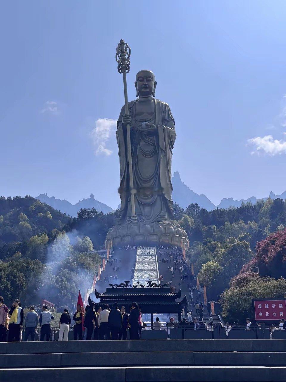 群已解散，大家切勿轻信任何冒充我拉群的人。斌哥绝不会主动拉任何人进群，都是成年人