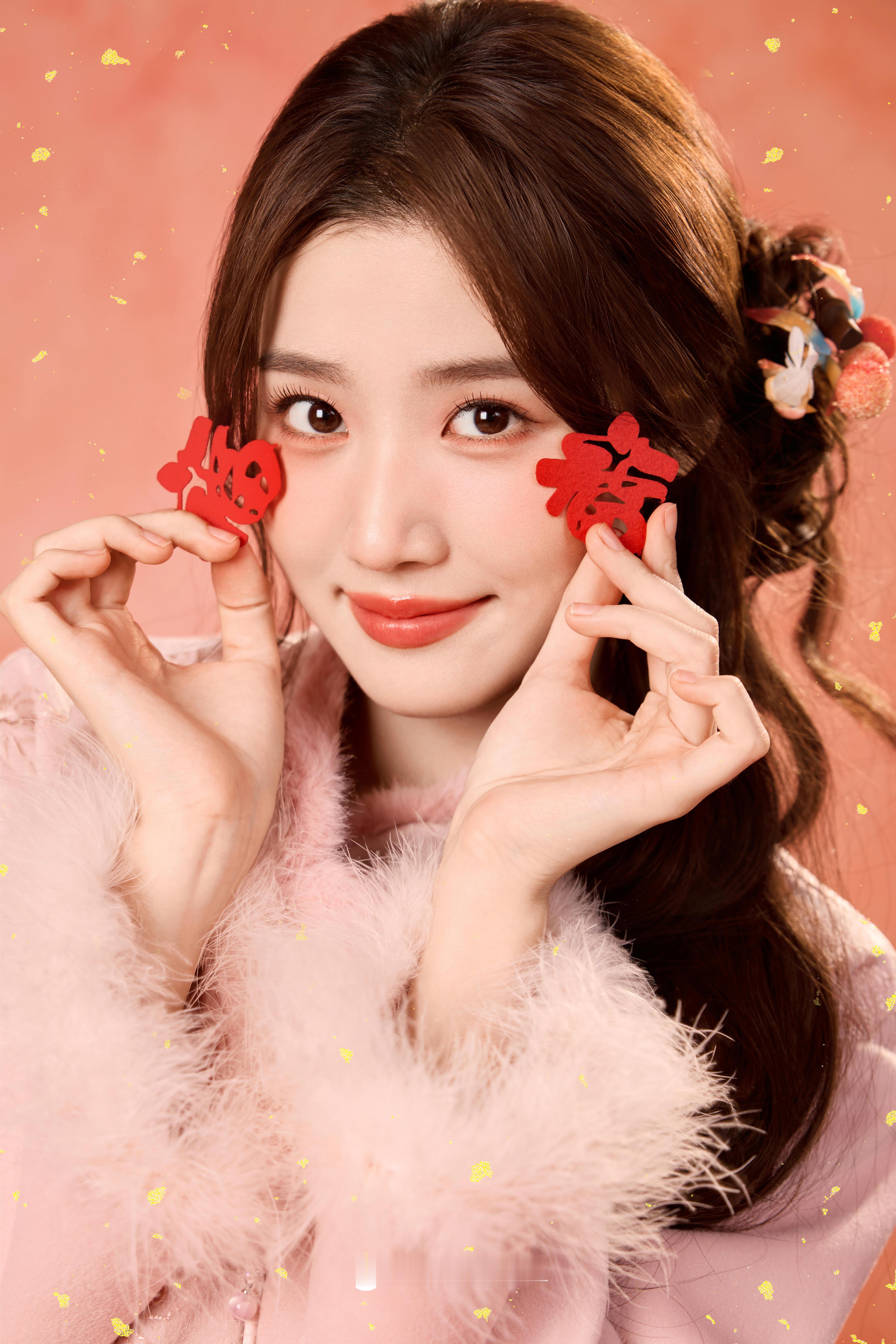 卢昱晓×海马体新年照这太萌了真的想拍一组