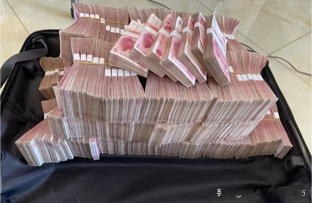 个人觉得，一个国家就像一个人做人做事是一样的道理，不喝别人的迷魂汤。不管外界有多