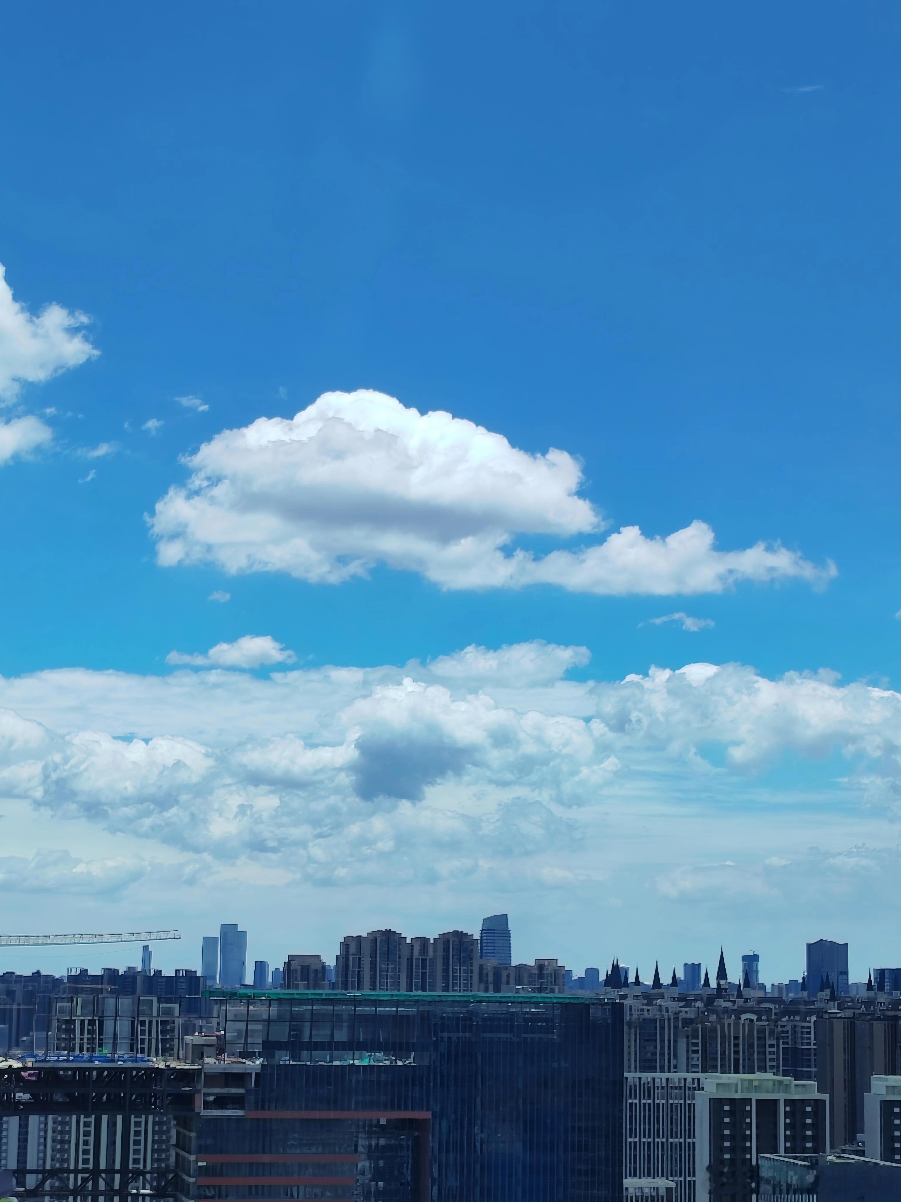 生活手记 雨后的天空格外蓝 