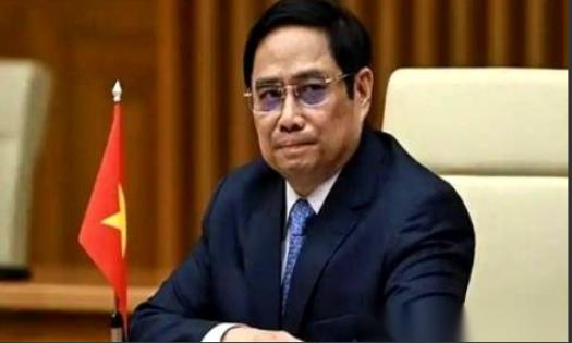 455只手在越南国会举了起来，只有4票反对。
 
决议通过：废掉全国用了上百年的