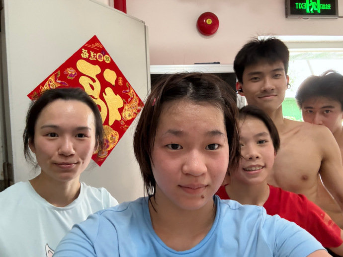 全红婵练瘦了 刚刚，全红婵分享了自己训练照片 ​​​
